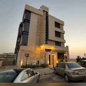 شقة طابقية مفروشة مميزة منطقة اسكان المهندسين ربوة عبدون للايجار بإطلالات بانورامية