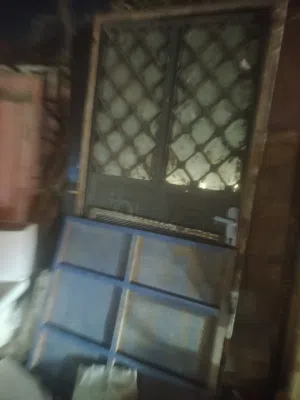 سكريت أبواب ثلاجات  أبواب حديد او خشب وجميع انواع أبواب السكريت