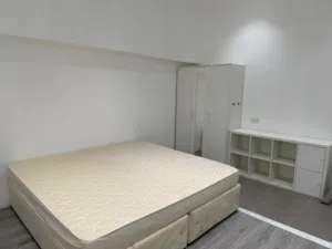 Fully furnish studio flat