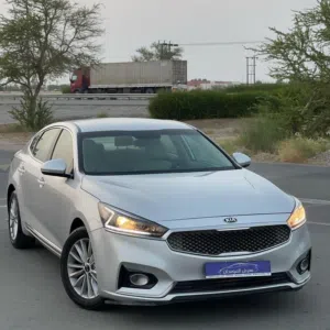 kia كيا كادينزا خليجية  2018  نظيفة جدا