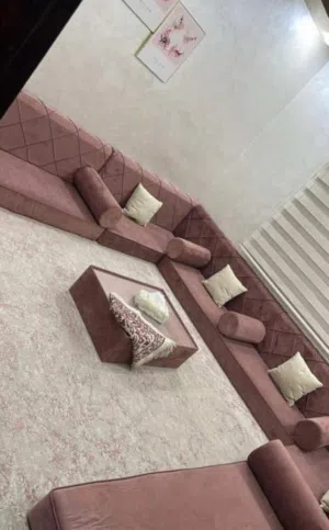 جلسه أرضيه تفصيل  للبيع ضغط عالي استعال شهر مغلفه  كولر ممتاز بدون مدخل قاروه