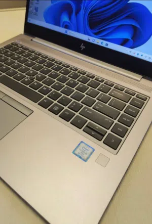 للبيع لاب توب زي بوك