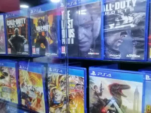 العاب وسيديات بلاي ستيشن فور و الفايف