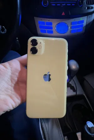 Apple iPhone 11 64 GB in Tripoli