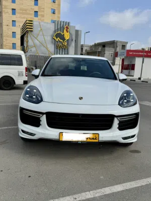 Porsche 2015 Excellent condition non accidental بورش 2015 حالة ممتازة غير عرضية