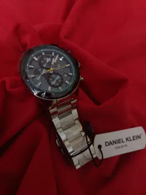 ساعه دانيل كلاين الغنيه عن التعريف