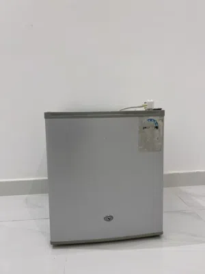 ثلاجة صغيره