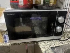 20L Shrap Microwave in good working condition