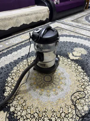 مكنسة كهربائيه