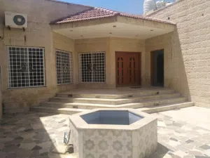 350 m2 4 Bedrooms Villa for Rent in Amman Al Kursi