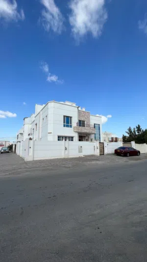 فيلا للبيع في المعبيله الجنوبيه قريبه دوار الصفا كورنر بسعر مناسب جدا تم تنزيل السعر لسرعة البيع