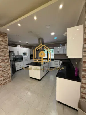 300 m2 3 Bedrooms Apartments for Rent in Amman Um El Summaq