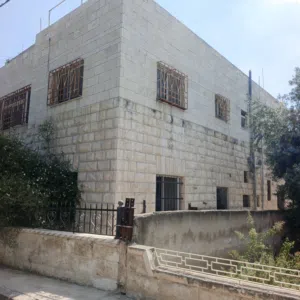 بيت للبيع خلف البريد