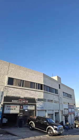 مجمع تجاري للبيع