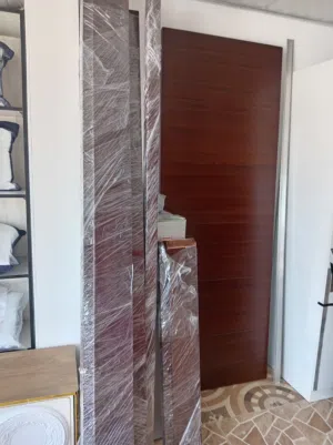 باب نوع خشب للبيع جودة عالية  عمل لة بلش التلميع للمعة