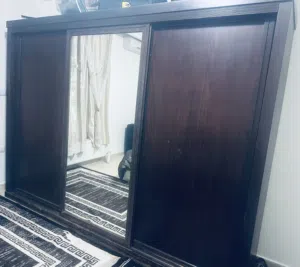 خزانة ملابس