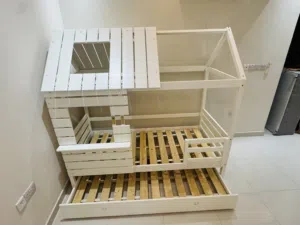 سرير اطفال مميز