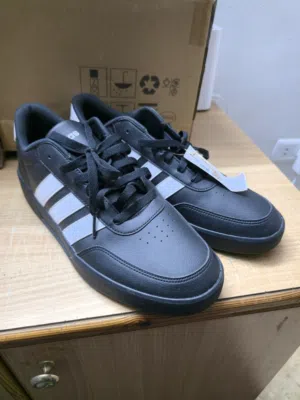 حذاء اديداس أصلي