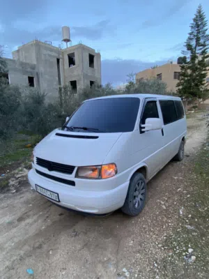 باص كرافيل للبيع موديل 2000 دهان جديد وغرفة جديدة كراسي منجدة جلد غرفة كحلية جنط باسات تعتيم كامل