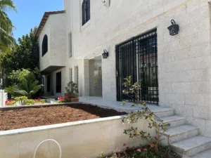 600 m2 4 Bedrooms Villa for Rent in Amman Um Uthaiena