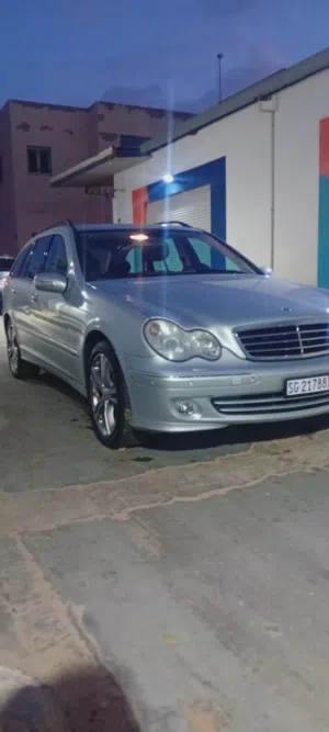 مرسيدس بنز C280 وارد سويسرا