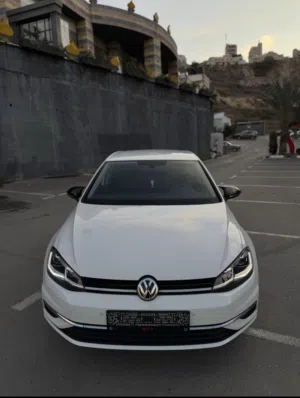 GOLF. R . 2019
