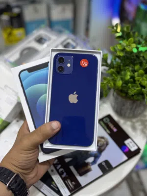عرض خاص: iPhone 12 128gb هاتف نظيف جدا بحالة الوكالة بدون اي شموخ أو مشاكل مع ضمان و ملحقات بأقل سعر