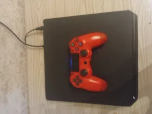 للبيع ps4 مع يد