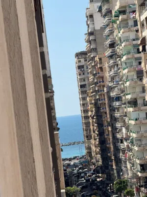 شقة 160م ألترا لوكس ترى البحر للبيع بشارع خليل حمادة الرئيسي