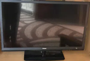 شاشة هاير بحالة ممتاز