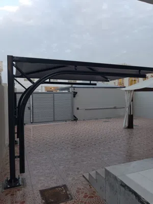 مضلة سيارات شبه جديدة  للبيع