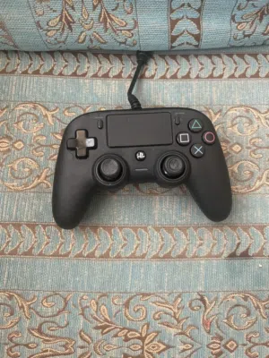 PlayStation nacon 4 meters wired controller