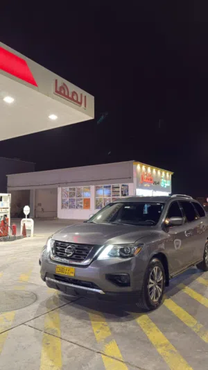 Used Nissan Pathfinder in Dhofar