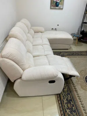 طقم كنب و ريكلاينر للبيع بحاله ممتازه