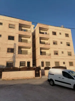 150 m2 5 Bedrooms Apartments for Sale in Zarqa Hay Al Jundi