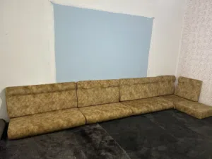 فراشات ارتفاع 20 سم نص ضغط شبه جدد + بساط 4+4 رصاصي داكن سلفر 400 دينار مع بعض
