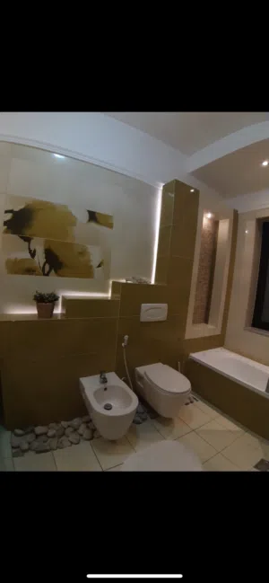 1000 m2 5 Bedrooms Villa for Rent in Amman Khalda