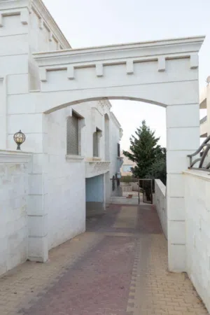فيلا للبيع في طبربور 1250 بناء