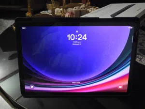 السلام عليكم  Samsung Galaxy Tab S9+ مستعمل نظيف بنسبه 99%(استخدامه كان مقتصر على الدراسه