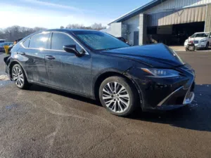 Used Lexus ES in Muscat