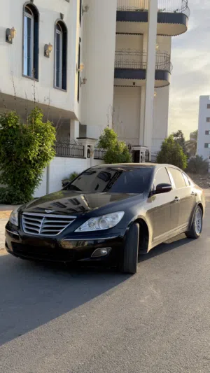 Used Genesis G80 in Tripoli
