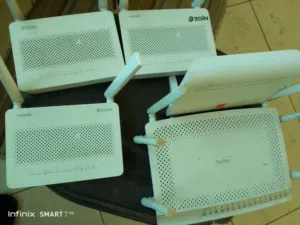 روتر نت زين وارنج وفيبر للبيع عدد 5  بدون محولات