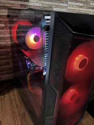 كمبيوتر العاب قوي للبيع