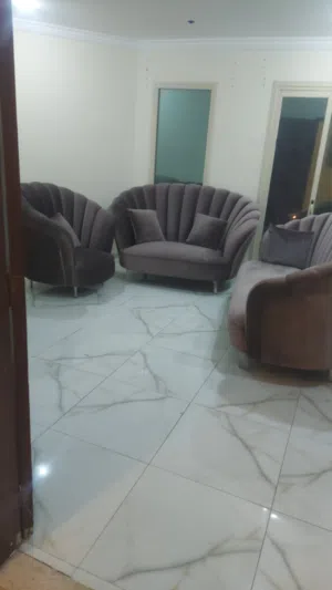 طقم كنب زيرو حاله ممتازة جدا روعه