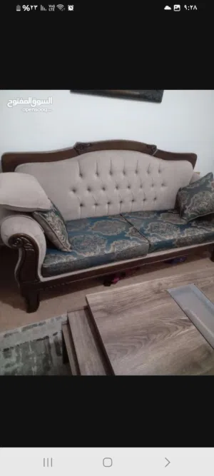 طقم كنب بحالة ممتازة