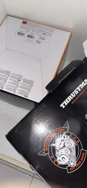 Thrustmaster warthog Thrustmaster  and web cam t.flight rudder pedal