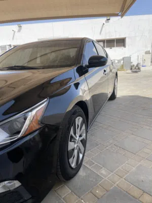Used Nissan Altima in Abu Dhabi
