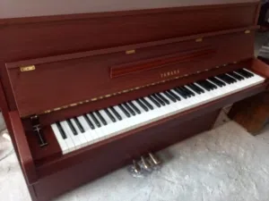 Yamaha C108 upright piano بيانو وتري ياماها