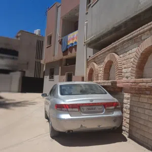 السلام عليكم هونداي ازيرء 2007 بي سعر ربي إبارك 14500 المكان طربلس تاجوراء