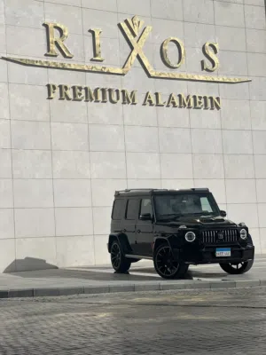 SUV Mercedes Benz in Cairo